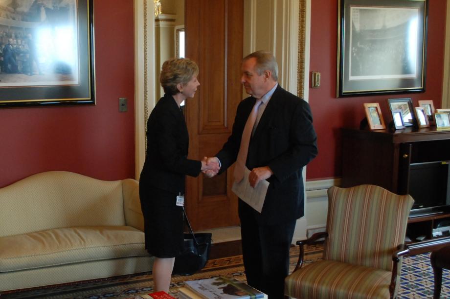 Durbin met with Karen Ignagni, President and CEO of America's Health Insurance Plans, to discuss the Affordable Care Act.